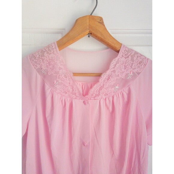 Vintage 70’s Shadowline pink pajama top with embroidered flowers and lace detail - Picture 2 of 8
